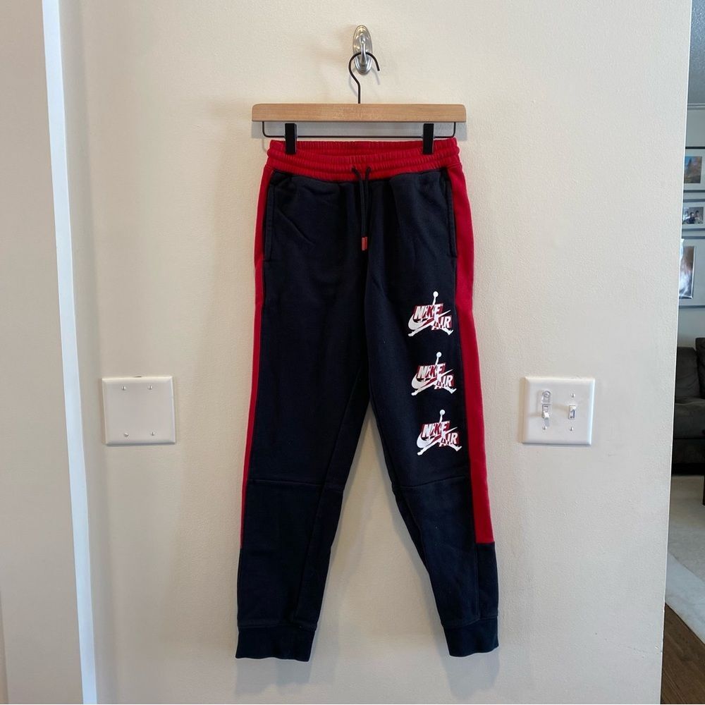 Jordan boys jumpman Classic fleece joggers size large sweatpants black and red